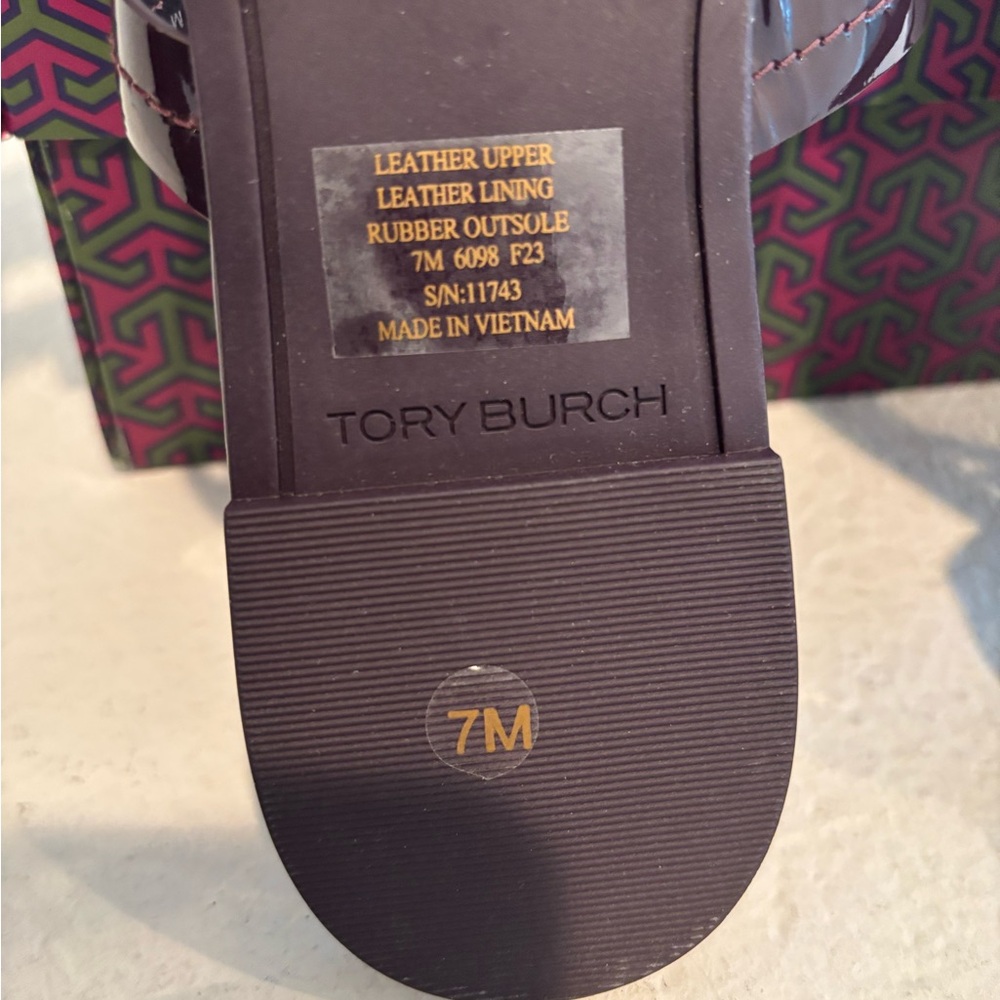 Tory Burch Miller Patent leather sandals - Picture 12 of 15